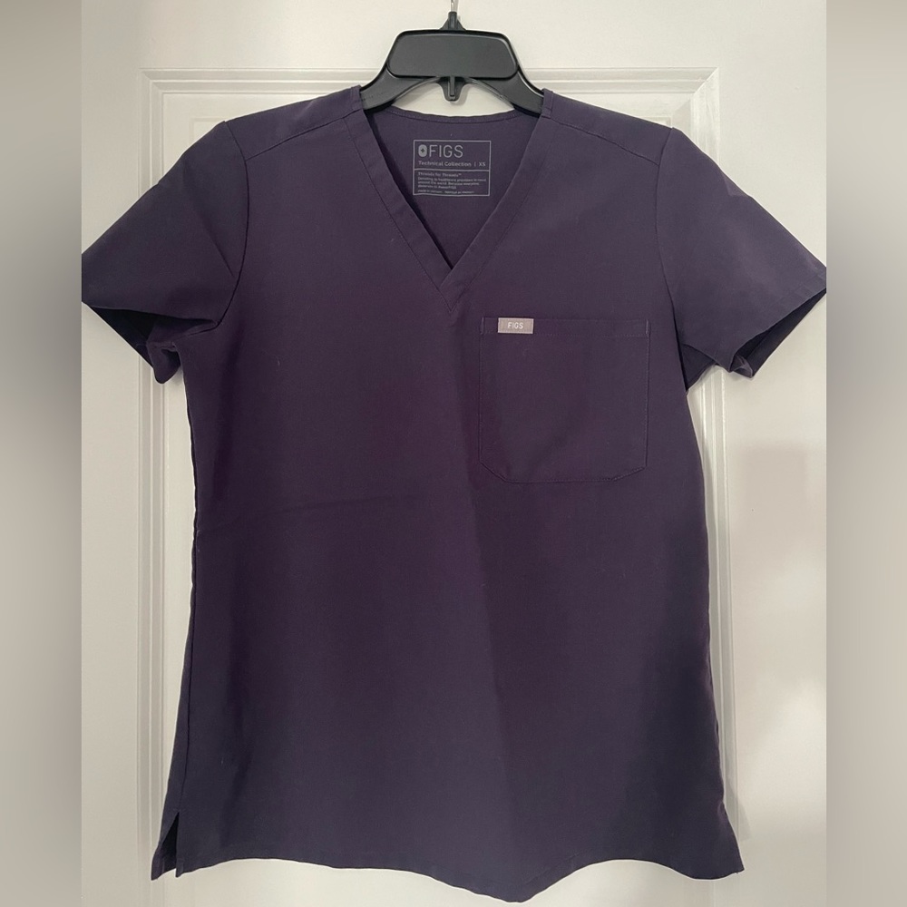 Figs Scrub top